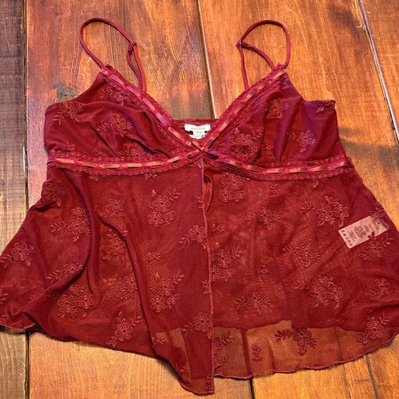 Garage Tops - Garage Cabernet Mesh Flyaway Cami Lace Camisole